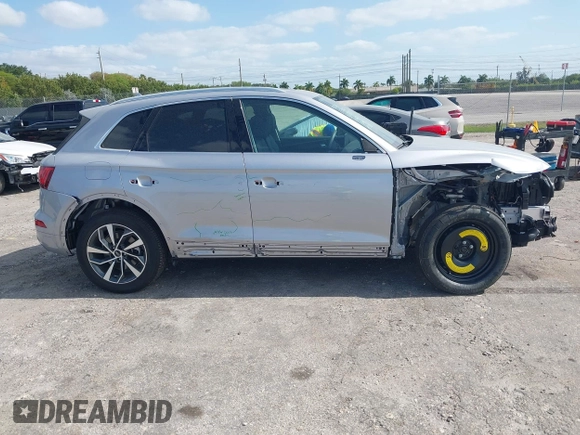 2024 Audi Q5 S line Premium with VIN WA1GAAFY9R2140669, listed as a IAAI auction lot 42092210 with 4,326 mi miles and . Bid and sale history available at DreamBid. Image 14.