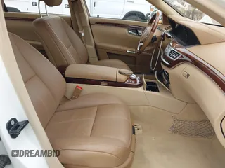 2009 Mercedes-Benz S-Class 5.5L V8 with VIN WDDNG71X89A245647, listed as a IAAI auction lot 41991864 with 81,766 mi miles. Bid and sale history available at carsss.com. Image 5.