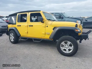 2020 Jeep Wrangler Unlimited Sport Altitude with VIN 1C4HJXDG8LW215899, listed as a IAAI auction lot 40909335 with 41,356 mi miles. Bid and sale history available at carsss.com. Image 1.