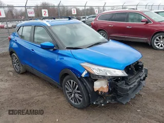 2021 Nissan Kicks SV with VIN 3N1CP5CV0ML484017, listed as a IAAI auction lot 41900364 with 86,661 mi miles. Bid and sale history available at carsss.com. Image 1.
