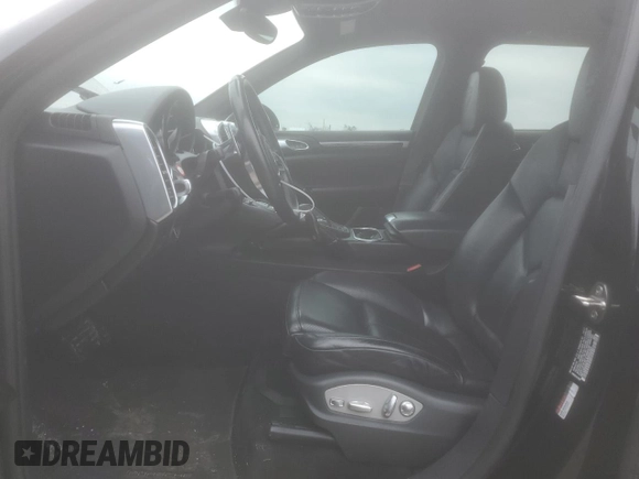 2018 Porsche Cayenne z VIN WP1AA2A2XJKA05305, wystawiony jako Copart lot #42763575 z przebiegiem 117 366 mil mil oraz Szkoda całkowita • Salvage title. Historia ofert i sprzedaży dostępna na DreamBid. Obrazek 7.