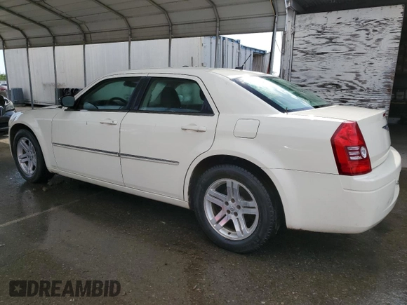 2008 Chrysler 300 LX with VIN 2C3KA43R28H192069, listed as a Copart auction lot 53568495 with 117,012 mi miles and Clean Title. Bid and sale history available at carsss.com. Image 2.
