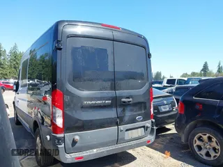 2015 Ford Transit Cargo z VIN 1FTYR2CM4FKA84548, wystawiony jako IAAI lot #42561069 z przebiegiem 174 469 mil mil oraz . Historia ofert i sprzedaży dostępna na DreamBid. Obrazek 3.