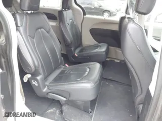 2018 Chrysler Pacifica Touring L with VIN 2C4RC1BG8JR139539, listed as a IAAI auction lot 41910181 with NaN miles. Bid and sale history available at carsss.com. Image 8.
