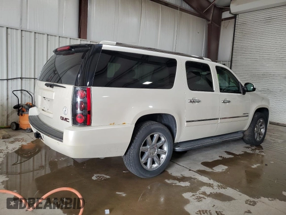 2010 GMC Yukon XL Denali with VIN 1GKUKMEF0AR286093, listed as a Copart auction lot 50470155 with 223,713 mi miles and Clean Title. Bid and sale history available at carsss.com. Image 3.