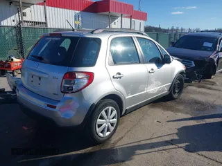 2010 Suzuki SX4 z VIN JS2YB5A3XA6300488, wystawiony jako IAAI lot #41121293 z przebiegiem 232 931 mil mil oraz . Historia ofert i sprzedaży dostępna na DreamBid. Obrazek 4.