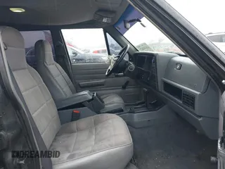 1996 Jeep Cherokee SE with VIN 1J4FJ28S9TL135564, listed as a IAAI auction lot 41618367 with 249,410 mi miles and . Bid and sale history available at DreamBid. Image 5.