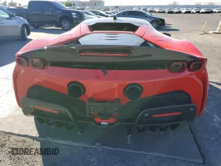 2023 Ferrari SF90 z VIN ZFF95NLA9P0296772, wystawiony jako Copart lot #77435564 z przebiegiem 1523 mil mil oraz Szkody całkowita. Historia ofert i sprzedaży dostępna na DreamBid. Obrazek 6.