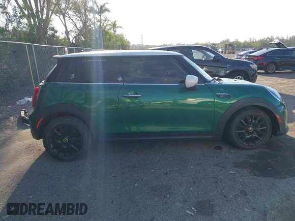 2022 MINI Hardtop Cooper SE with VIN WMW13DJ04N2S26388, listed as a IAAI auction lot 42123462 with 23,129 mi miles and . Bid and sale history available at DreamBid. Image 14.