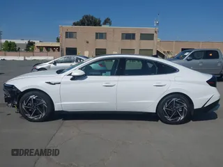 2024 Hyundai Sonata SEL z VIN KMHL14JA6RA426688, wystawiony jako IAAI lot #42290797 z przebiegiem 430 mil mil oraz . Historia ofert i sprzedaży dostępna na DreamBid. Obrazek 15.