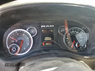 2024 Ram 2500 Big Horn z VIN 3C6UR5DL5RG100958, wystawiony jako Copart lot #56332725 z przebiegiem 24 686 mil mil oraz Czysty tytuł • Clean title. Historia ofert i sprzedaży dostępna na DreamBid. Obrazek 9.