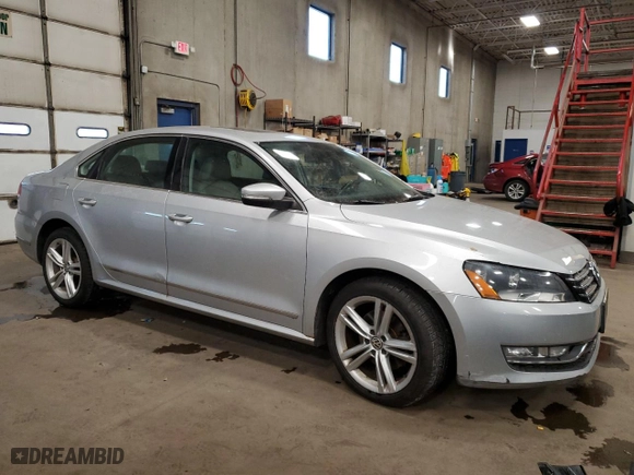 2013 Volkswagen Passat SEL Premium with VIN 1VWCM7A32DC115462, listed as a Copart auction lot 83862334 with 155,597 mi miles and Clean Title. Bid and sale history available at carsss.com. Image 4.