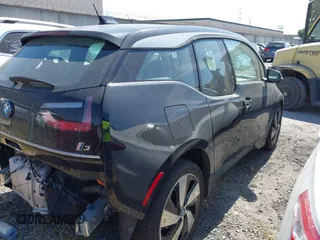 2019 BMW i3 z VIN WBY8P4C58K7D43809, wystawiony jako IAAI lot #42188630 z przebiegiem 52 745 mil mil oraz . Historia ofert i sprzedaży dostępna na DreamBid. Obrazek 4.