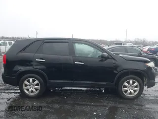 2011 Kia Sorento LX with VIN 5XYKT3A18BG151447, listed as a IAAI auction lot 41730665 with 195,187 mi miles. Bid and sale history available at carsss.com. Image 13.