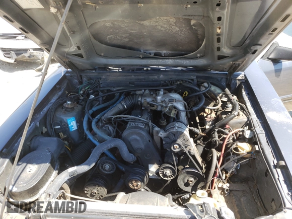 1984 Ford Mustang z VIN 1FABP27W7EF225018, wystawiony jako Copart lot #48488031 z przebiegiem 49 673 mil mil oraz Szkoda całkowita • Salvage title. Historia ofert i sprzedaży dostępna na DreamBid. Obrazek 7.