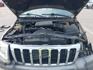 2000 Jeep Grand Cherokee Laredo with VIN 1J4GW48N5YC322707, listed as a IAAI auction lot 42080677 with Not provided miles and . Bid and sale history available at DreamBid. Image 10.