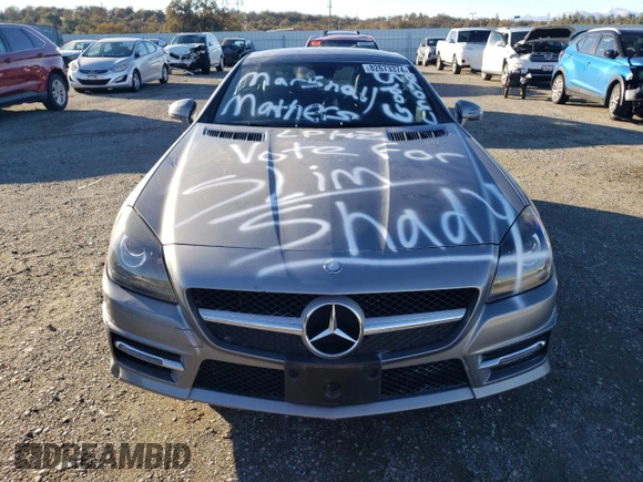 2013 Mercedes-Benz SLK 250 z VIN WDDPK4HA7DF058855, wystawiony jako Copart lot #82673374 z przebiegiem 87 699 mil mil oraz Szkoda całkowita • Salvage title. Historia ofert i sprzedaży dostępna na DreamBid. Obrazek 5.