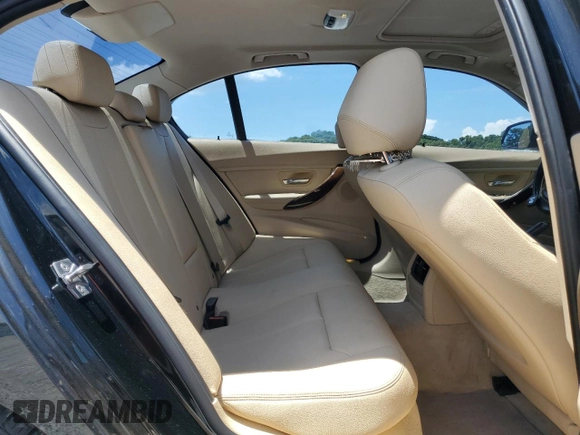 2013 BMW 3 Series 320i xDrive with VIN WBA3C3C54DF981575, listed as a Copart auction lot 65572755 with 130,468 mi miles and Clean title. Bid and sale history available at DreamBid. Image 10.