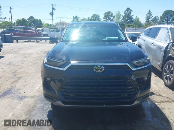 2024 Toyota Highlander XLE z VIN 5TDAAAB51RS058547, wystawiony jako IAAI lot #41967637 z przebiegiem 13 191 mil mil oraz . Historia ofert i sprzedaży dostępna na DreamBid. Obrazek 12.