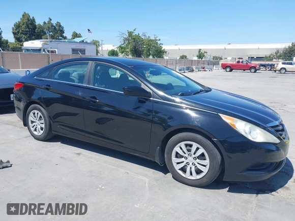 2013 Hyundai Sonata GLS z VIN 5NPEB4AC0DH532292, wystawiony jako IAAI lot #42465873 z przebiegiem Nie podano mil oraz . Historia ofert i sprzedaży dostępna na DreamBid. Obrazek 1.