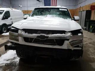 2002 Chevrolet Avalanche z VIN 3GNEK13T22G229264, wystawiony jako Copart lot #42013745 z przebiegiem 368 904 mil mil oraz Czysty tytuł • Clean title. Historia ofert i sprzedaży dostępna na DreamBid. Obrazek 5.