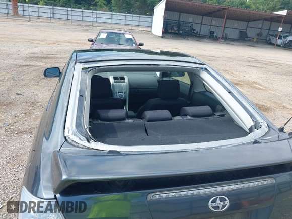 2010 Scion tC z VIN JTKDE3B71A0307038, wystawiony jako IAAI lot #39720503 z przebiegiem 133 853 mil mil oraz . Historia ofert i sprzedaży dostępna na DreamBid. Obrazek 6.