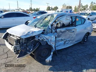 2017 Nissan Versa SV z VIN 3N1CN7AP6HL812391, wystawiony jako IAAI lot #41095208 z przebiegiem 10 mil mil oraz . Historia ofert i sprzedaży dostępna na DreamBid. Obrazek 2.