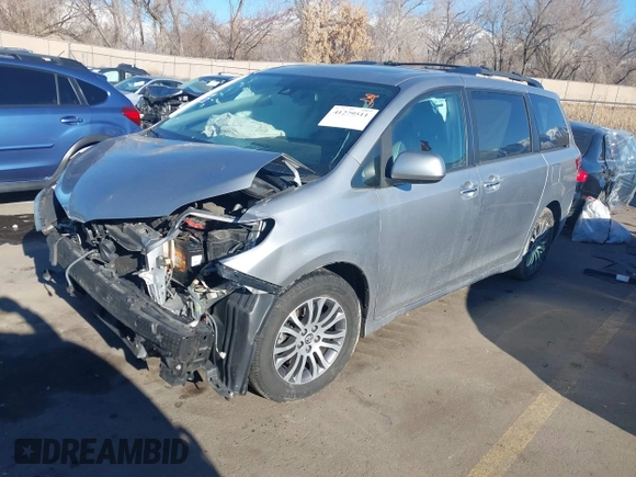 2018 Toyota Sienna XLE Auto Access Seat with VIN 5TDYZ3DCXJS922126, listed as a IAAI auction lot 41279511 with 116,145 mi miles. Bid and sale history available at carsss.com. Image 18.