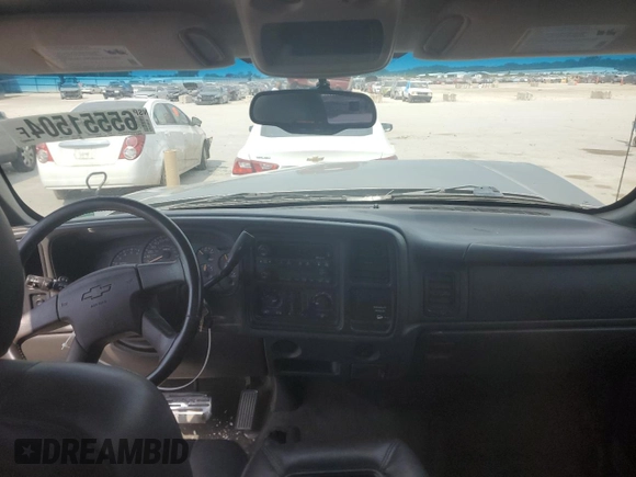 2003 Chevrolet Silverado 1500 LS with VIN 1GCEK14V23Z186300, listed as a Copart auction lot 65551504 with 271,566 mi miles and Salvage Title. Bid and sale history available at DreamBid. Image 8.