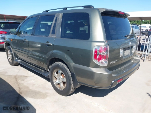 2006 Honda Pilot EX-L with VIN 5FNYF28526B025764, listed as a IAAI auction lot 41981311 with 251,080 mi miles. Bid and sale history available at carsss.com. Image 3.