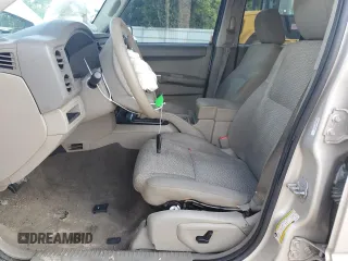 2008 Jeep Commander Sport with VIN 1J8HH48K88C115361, listed as a Copart auction lot 59978715 with 221,157 mi miles and Salvage title. Bid and sale history available at DreamBid. Image 7.