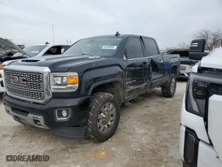 2019 GMC Sierra 2500HD Denali with VIN 1GT12SEY3KF127706, listed as a Copart auction lot 45339035 with 0 mi miles and Salvage Title. Bid and sale history available at carsss.com. Image 1.