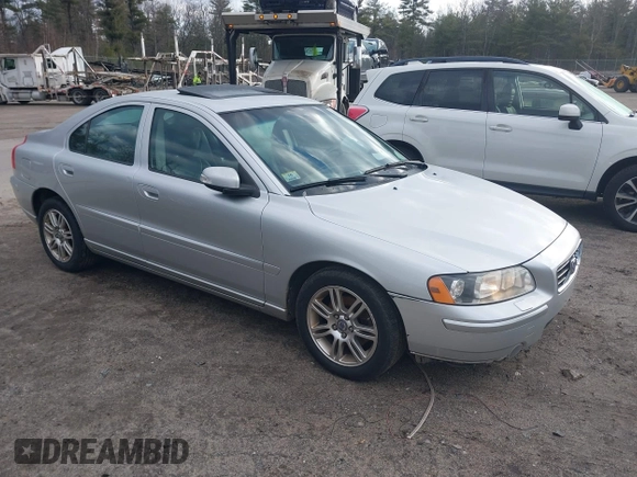 2007 Volvo S60 2.5L Turbo with VIN YV1RH592072609664, listed as a IAAI auction lot 41865512 with 200,528 mi miles. Bid and sale history available at carsss.com. Image 1.
