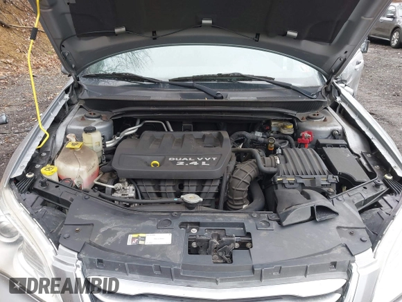 2014 Chrysler 200 Touring with VIN 1C3CCBBB1EN165049, listed as a IAAI auction lot 42005572 with 117,673 mi miles and . Bid and sale history available at carsss.com. Image 10.