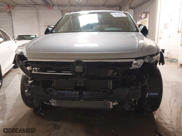 2021 Volkswagen Tiguan SE with VIN 3VV2B7AX1MM013884, listed as a IAAI auction lot 41313293 with 40,489 mi miles. Bid and sale history available at carsss.com. Image 13.