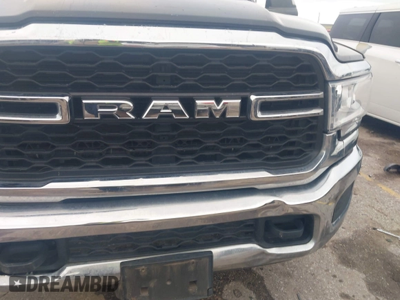 2020 Ram 2500 Tradesman with VIN 3C6UR5CJ9LG310017, listed as a IAAI auction lot 41291334 with 89,779 mi miles. Bid and sale history available at carsss.com. Image 6.