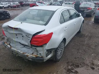 2012 Suzuki Kizashi SE with VIN JS2RF9A39C6100107, listed as a IAAI auction lot 41132911 with 204,646 mi miles. Bid and sale history available at carsss.com. Image 4.