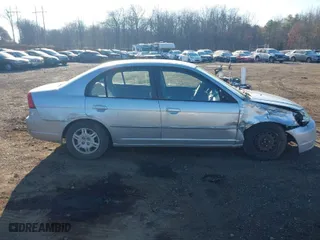 2002 Honda Civic LX with VIN 2HGES16602H581131, listed as a IAAI auction lot 40993388 with 116,663 mi miles. Bid and sale history available at carsss.com. Image 13.