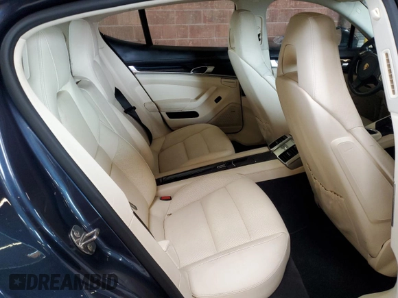 2014 Porsche Panamera z VIN WP0AA2A79EL009679, wystawiony jako Copart lot #49444915 z przebiegiem 80 908 mil mil oraz Szkody całkowita. Historia ofert i sprzedaży dostępna na DreamBid. Obrazek 10.