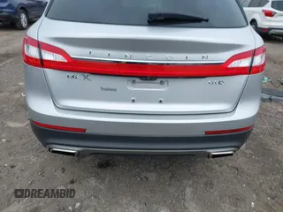2017 Lincoln MKX Premiere z VIN 2LMPJ8JR0HBL50732, wystawiony jako IAAI lot #41564284 z przebiegiem 48 223 mil mil oraz . Historia ofert i sprzedaży dostępna na DreamBid. Obrazek 16.
