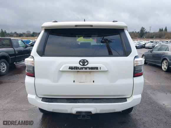 2020 Toyota 4Runner SR5 with VIN JTEBU5JR4L5812184, listed as a IAAI auction lot 41206002 with 69,278 mi miles. Bid and sale history available at carsss.com. Image 17.