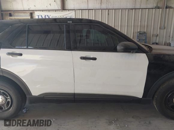 2020 Ford Police Interceptor Utility z VIN 1FM5K8AB0LGD08226, wystawiony jako IAAI lot #42413248 z przebiegiem Nie podano mil oraz . Historia ofert i sprzedaży dostępna na DreamBid. Obrazek 13.