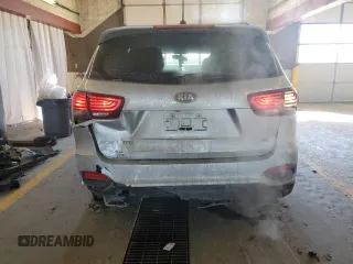 2019 Kia Sorento LX z VIN 5XYPG4A54KG480732, wystawiony jako Copart lot #87833135 z przebiegiem 102 219 mil mil oraz Szkody całkowita. Historia ofert i sprzedaży dostępna na DreamBid. Obrazek 6.