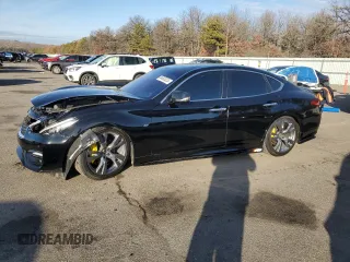 2018 Infiniti Q70 Luxe with VIN JN1BY1AR6JM220129, listed as a Copart auction lot 84063024 with 63,739 mi miles and Salvage title. Bid and sale history available at DreamBid. Image 1.