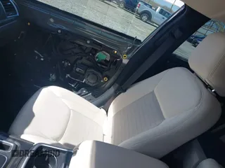 2019 Chrysler 300 Touring with VIN 2C3CCAAG0KH564997, listed as a IAAI auction lot 41852876 with 39,219 mi miles. Bid and sale history available at carsss.com. Image 5.