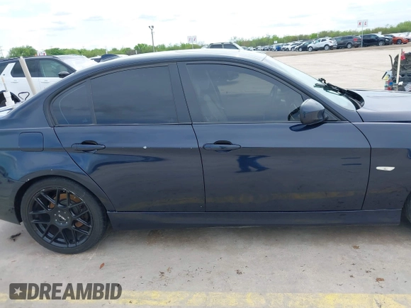 2009 BMW 3 Series 328i with VIN WBAPH77579NM31725, listed as a IAAI auction lot 41901344 with 143,905 mi miles. Bid and sale history available at carsss.com. Image 13.