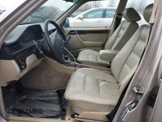 1991 Mercedes-Benz 300 E with VIN WDBEA30D1MB375752, listed as a Copart auction lot 88124765 with 212,825 mi miles and Clean Title. Bid and sale history available at DreamBid. Image 7.