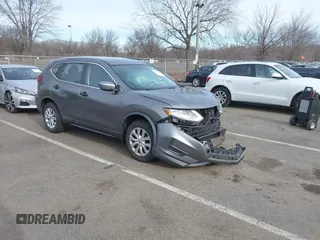 2018 Nissan Rogue SV z VIN KNMAT2MV5JP585695, wystawiony jako IAAI lot #41613763 z przebiegiem 45 091 mil mil oraz . Historia ofert i sprzedaży dostępna na DreamBid. Obrazek 1.
