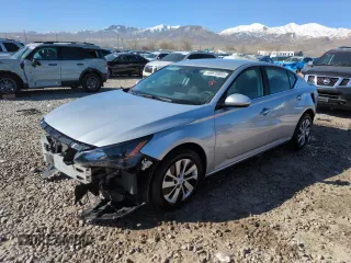 2022 Nissan Altima 2.5 S with VIN 1N4BL4BV2NN401565, listed as a Copart auction lot 49870955 with 42,601 mi miles and Salvage Title. Bid and sale history available at carsss.com. Image 1.