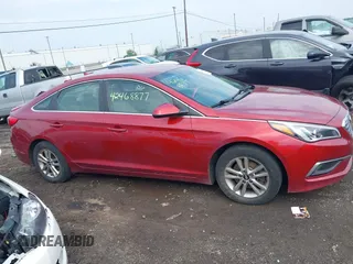 2016 Hyundai Sonata SE z VIN 5NPE24AF3GH388462, wystawiony jako IAAI lot #42468877 z przebiegiem 178 271 mil mil oraz . Historia ofert i sprzedaży dostępna na DreamBid. Obrazek 13.